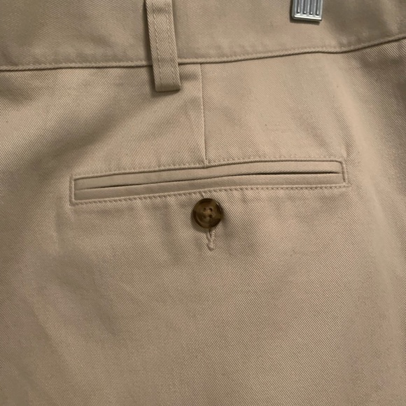 LL Bean Mens Natural Fit Pleated Tan Khaki Pants 44 X 30 Wrinkle Resistance. - Picture 9 of 10
